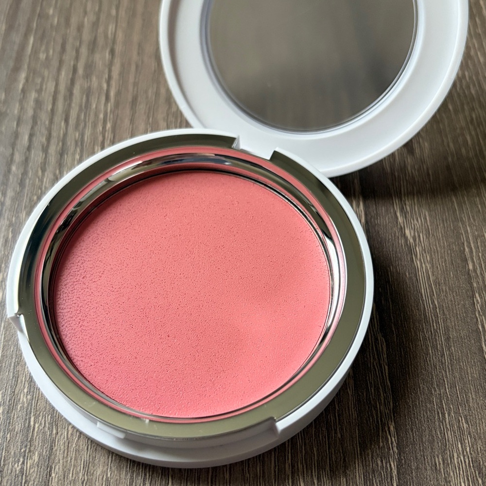 NWT By Mario Soft Pop Plumping Blush Veil Shade Pinch me Pink 5g - Picture 4 of 4